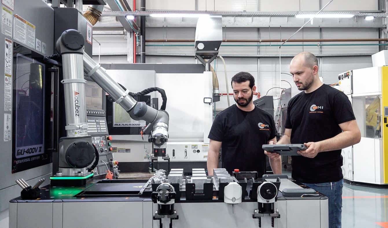 Cobots boost CNC Machine Productivity and Free Up Manpower